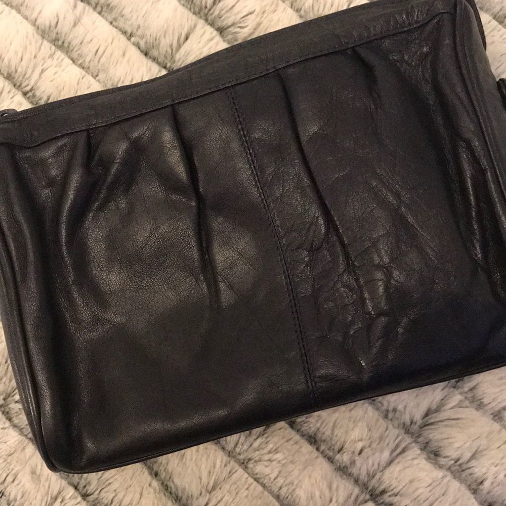 Vintage leather Marshall Fields purse - Picture 2 of 10